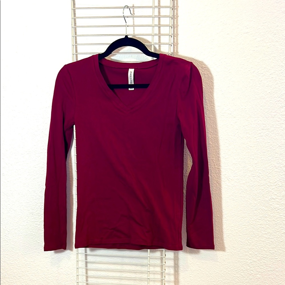 Zenana Outfitters Maroon Fitted Long Sleeve Tee